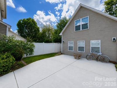 /international/us/19625-denae-lynn-drive-cornelius-nc-110108098144/