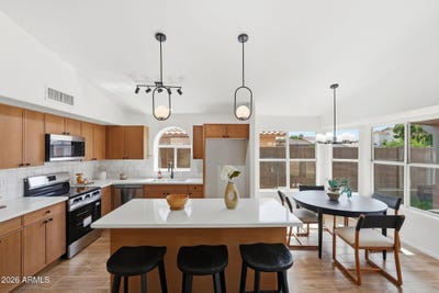 /international/us/12721-w-virginia-avenue-avondale-az-110110327273/