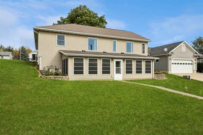/international/us/100-court-street-victor-ia-110120513671/