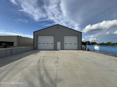 /international/us/116-howard-street-tipton-mo-110099700064/