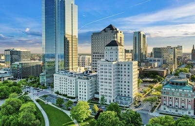 /international/us/777-n-prospect-ave-milwaukee-wi-110108580228/