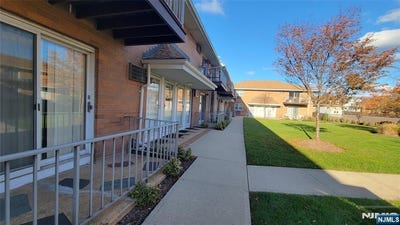 /international/us/15-cottage-street-midland-park-nj-110107991151/