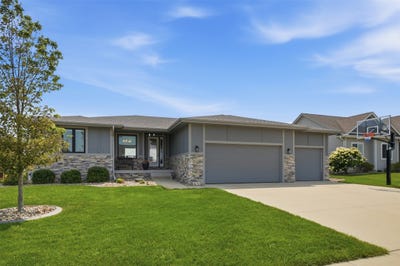/international/us/1716-falcon-drive-polk-city-ia-110109793459/