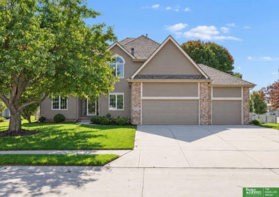 /international/us/15935-newport-avenue-omaha-ne-110120146900/