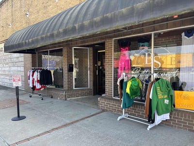 /international/us/117-e-front-street-lonoke-ar-110106694167/