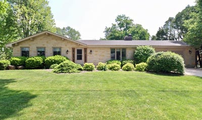 /international/us/2044-eastwood-avenue-janesville-wi-110099983626/