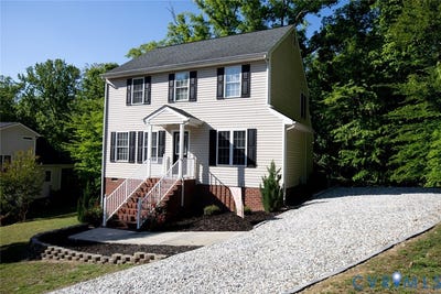 /international/us/110-russells-way-farmville-va-110108017616/