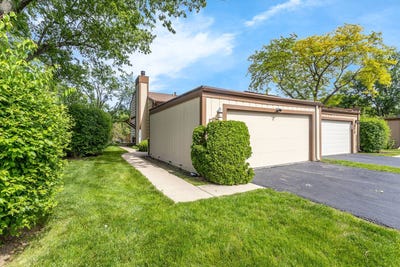 /international/us/563-n-woodfield-trail-roselle-il-110108359247/