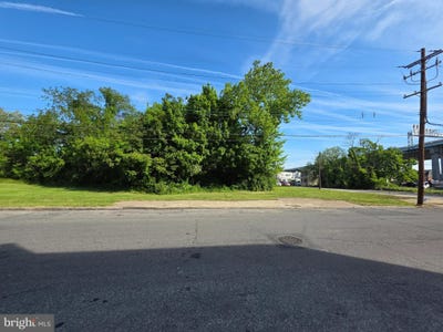 /international/us/1908-w-3rd-street-chester-pa-110108386277/