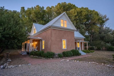 /international/us/45-old-state-highway-3-arroyo-hondo-nm-110100976254/