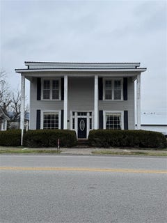 /international/us/338-w-4th-street-russellville-ky-110096304795/