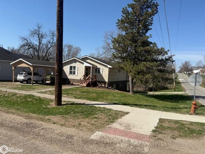 /international/us/402-s-columbia-street-bloomfield-ia-110106820543/