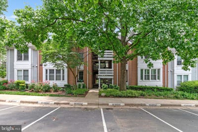 /international/us/7596-lakeside-village-drive-falls-church-va-110100568564/