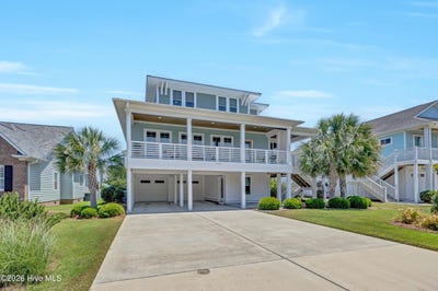 /international/us/714-sloop-pointe-lane-kure-beach-nc-110108206288/