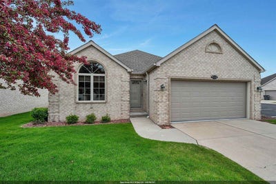 /international/us/518-north-langlade-court-green-bay-wi-110108012775/