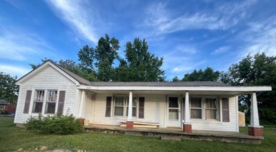 /international/us/101-railroad-street-collinwood-tn-110108609084/