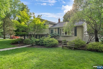 /international/us/31-monhegan-avenue-wayne-nj-110108410531/