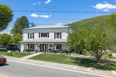 /international/us/19391-main-st-buchanan-va-110107550080/
