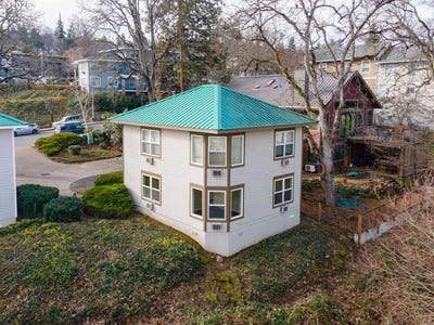 /international/us/706-708-columbia-st-hood-river-or-110097690246/
