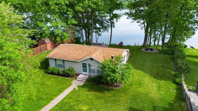 /international/us/308-lake-shore-drive-cassopolis-mi-110107714407/