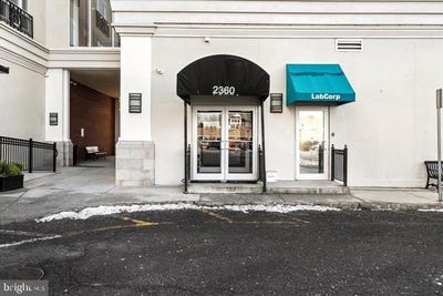 /international/us/2360-route-33-201-robbinsville-nj-110108398311/