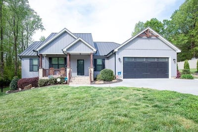 /international/us/4882-colonial-circle-trinity-nc-110107309477/