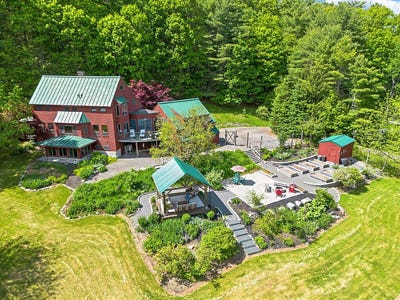 /international/us/12-perkins-lane-hallowell-me-110108547250/