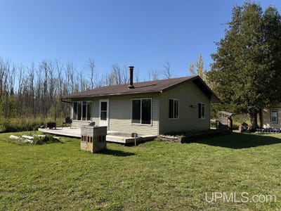 /international/us/14511-irwin-road-baraga-mi-110120038307/