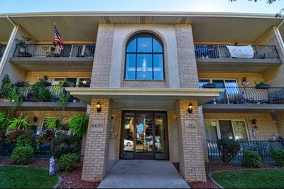 /international/us/6655-w-64th-place-chicago-il-110107860425/