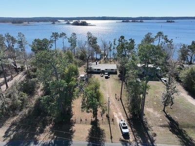 /international/us/2395-seminole-shores-donalsonville-ga-110104903177/