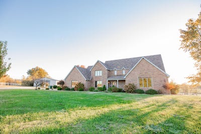 /international/us/14500-e-1450-road-stockton-mo-110108355498/