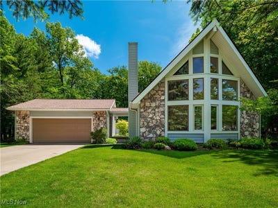 /international/us/11311-villa-grande-drive-north-royalton-oh-110099876059/