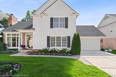 /international/us/936-lochmoor-place-grosse-pointe-woods-mi-110119989316/