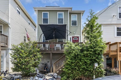 /international/us/13-locust-street-highlands-nj-110100634387/