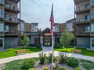 /international/us/100-woodlands-way-kalispell-mt-110107439121/