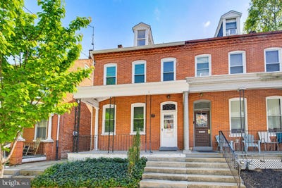 /international/us/556-w-orange-street-lancaster-pa-110108386481/