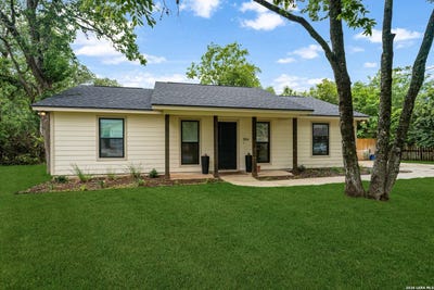/international/us/324-ebner-st-boerne-tx-110108254468/