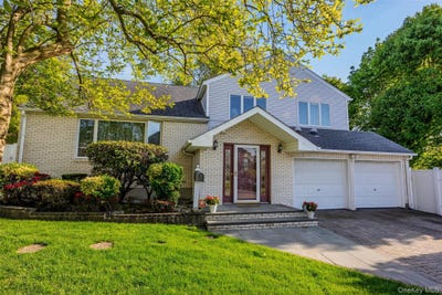 /international/us/41-robert-circle-syosset-ny-110107879270/