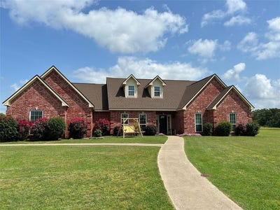 /international/us/284-county-road-2388-pickton-tx-110099099306/