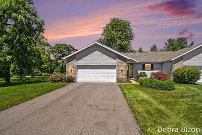 /international/us/1573-dexter-street-sw-byron-center-mi-110108983066/