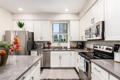 /international/us/2090-s-dorsey-lane-tempe-az-110100479772/
