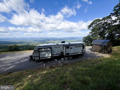 /international/us/212-bluffs-on-the-potomac-fort-ashby-wv-110110210518/