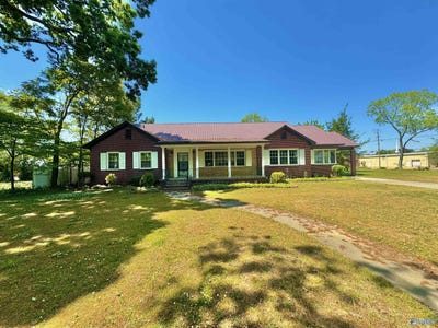 /international/us/208-glover-street-albertville-al-110107483655/