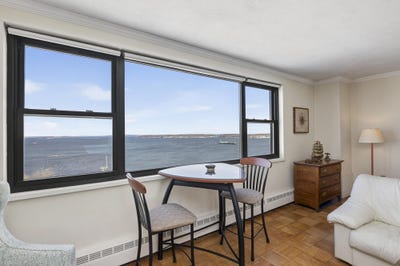 /international/us/45-eastern-promenade-portland-me-110105274186/