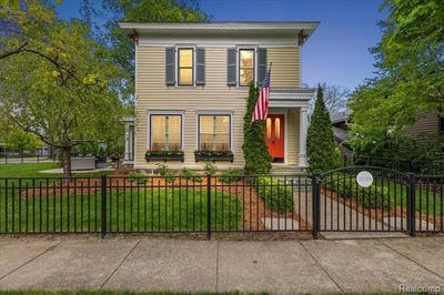/international/us/7-buffalo-street-clarkston-mi-110108018467/