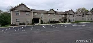 /international/us/25-henry-w-dubios-drive-new-paltz-ny-110107287968/