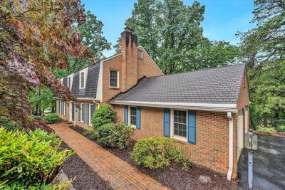 /international/us/5206-hawkbill-cir-roanoke-va-110108238261/