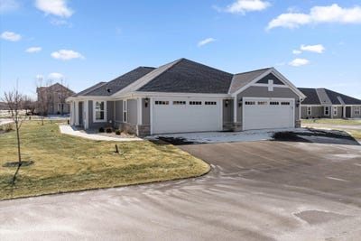/international/us/536-hunter-oaks-blvd-watertown-wi-110107548030/