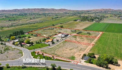 /international/us/3000-s-1500-e-vernal-ut-110108222668/