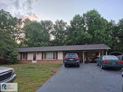 /international/us/1616-maple-dr-danville-va-110107503912/
